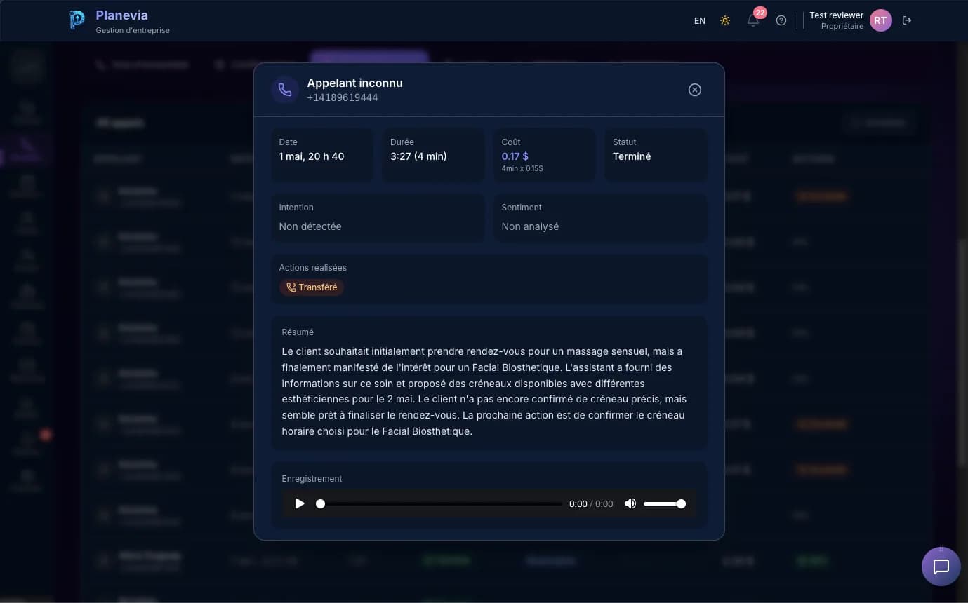 Détail d'un appel dans Planevia : date, durée, coût, statut Terminé, action Transféré, résumé rédigé par l'IA et lecteur audio de l'enregistrement